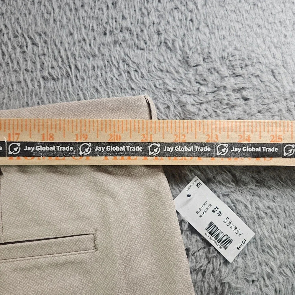 NWT Roundtree & Yorke Performance Shorts‎ Men 42 x 9 Classic Pattern Khaki HTR